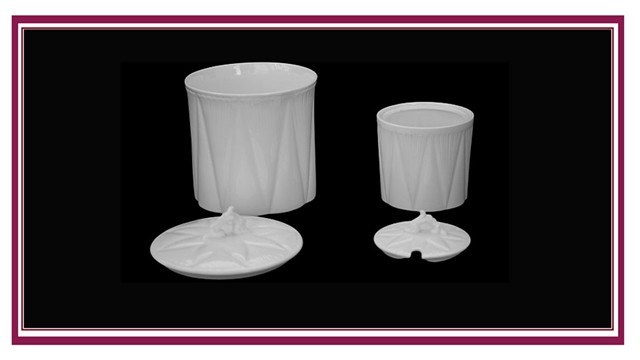 Biscuit and Honey Pots